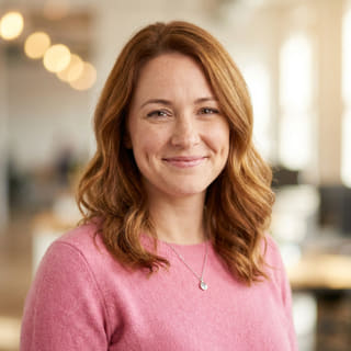 Emily Watson, leidinggevende van de klantenservice bij Steen Winsthof